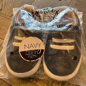 Monkey Feet Navy 6-12 months low tops NIB 🐶🚭